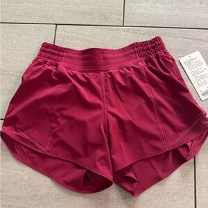Lululemon magenta smoke 4 inch hotty hot shorts